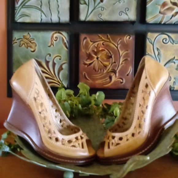 SCHUTZ LEATHER WOVEN WEDGES - Picture 2 of 8